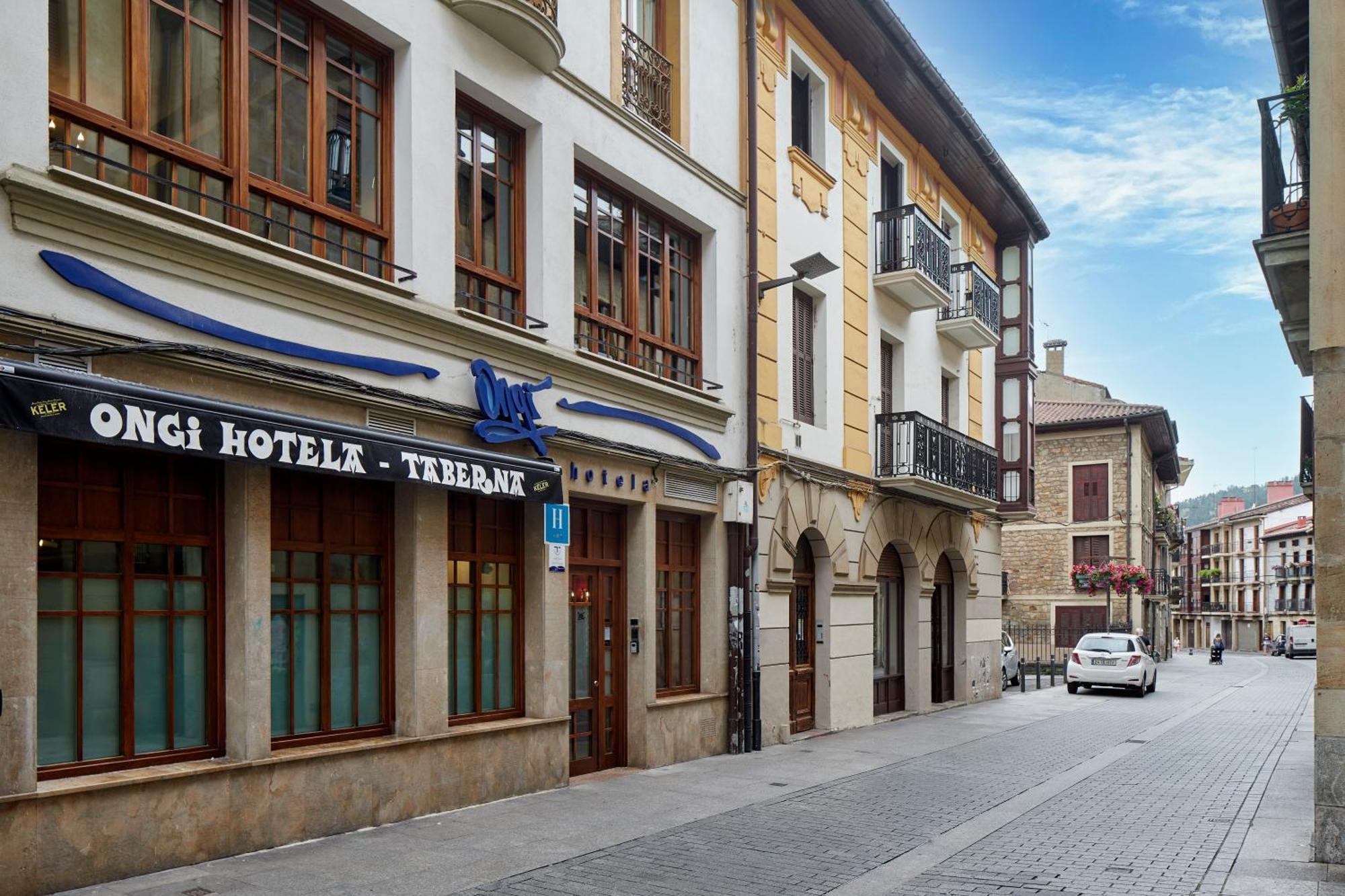 Hotel Ongi Oñate Buitenkant foto